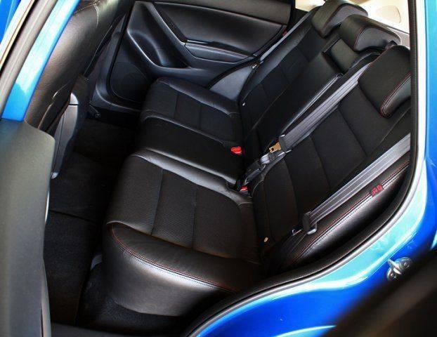 Сиденье mazda cx 5. Заднее сиденье Мазда СХ-5. Mazda CX 5 задние сиденья. Задние сиденья на мазду CX-5 2018. Mazda cx5 задний диван.